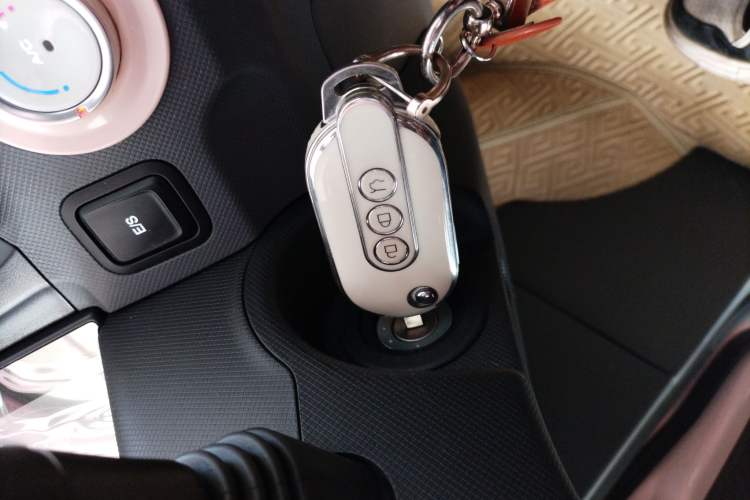 Used Wuling Hongguang MINIEV 2022 Macaron Premium Model – Lithium Iron Phosphate