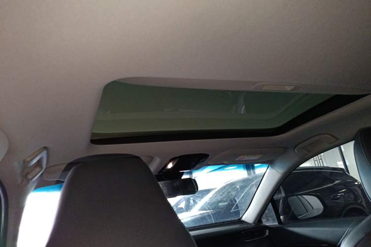 Used Toyota Harrier 2023 Dual-Engine 2.5L CVT Two-Wheel Drive Luxury Edition Headliner