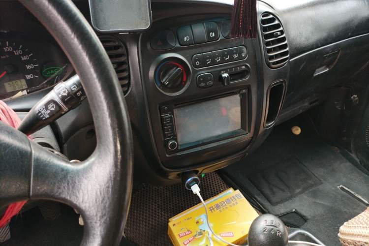 Used JAC Group Refine 2015 2.0L Shuttle Gasoline Long-Wheelbase Standard Version HFC4GA3-3D
