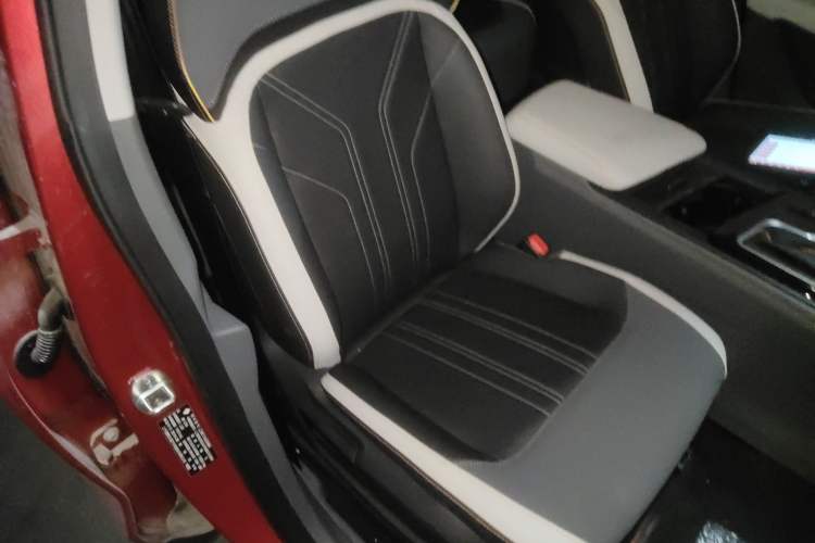 Used Baojun RC-6 2019 1.5T CVT 24-Hour Online Luxury Edition
