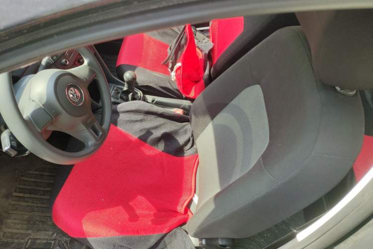 Used Volkswagen Jetta 2013 1.6L Manual Fashion Edition Left Front Seat