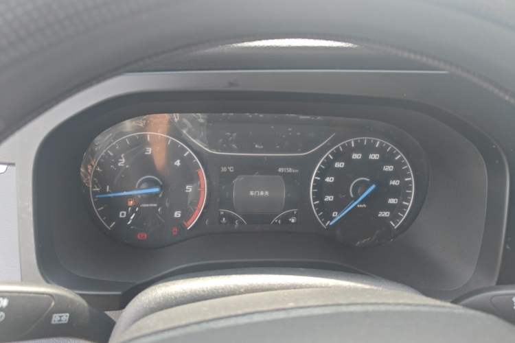 Used JMC Fushun 2023 2.0T Automatic Long-Wheelbase Mid-to-High Roof Commercial Van-Type Transport Vehicle – 2/3 Seats