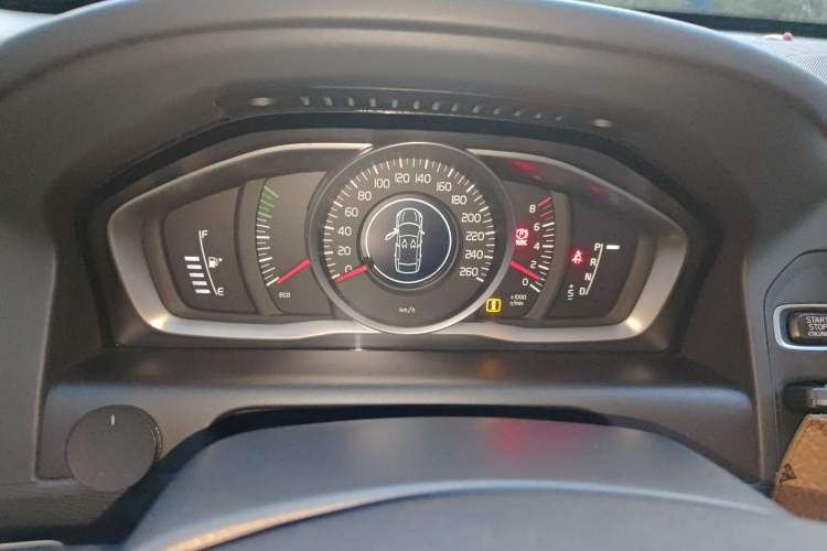 Used Volvo XC60 2017 T5 Smart Upgrade Edition Instrument Cluster