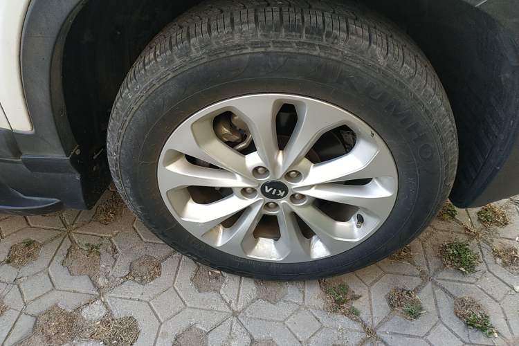 Used Kia Sorento 2013 2.4L 7-seat Gasoline Comfort Edition
