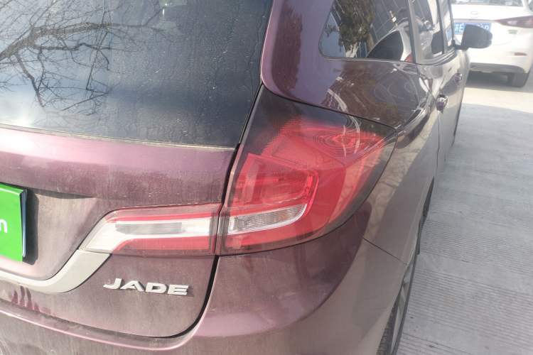 Used Honda Jade 2017 1.8L automatic Comfort version 5 seats
