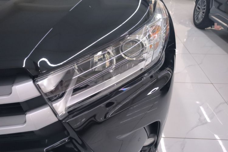 Used Toyota Highlander 2018 2.0T Two-Wheel Drive Luxury Edition 7 Seats China VI Standard
