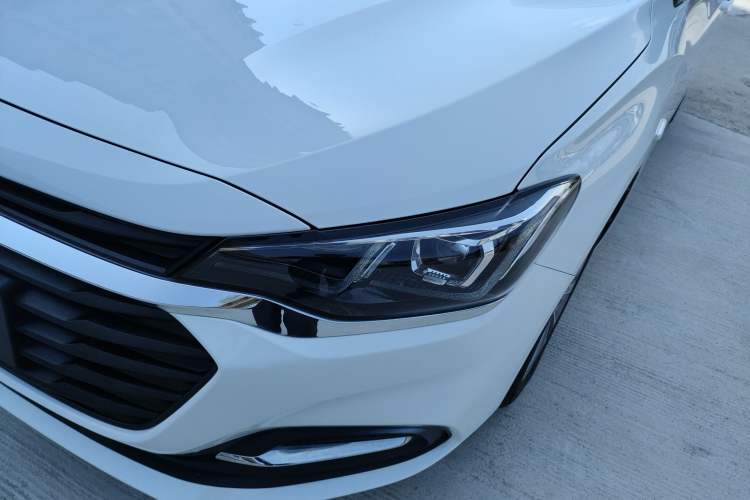 Used Chevrolet Monza 2022 320 Automatic Enjoyment Sunroof Version Left Front Headlight