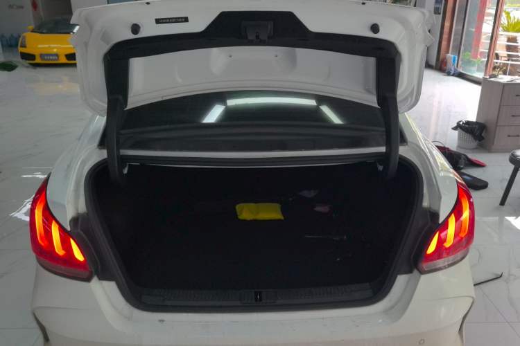 Used MG 5 2021 300TGI DCT Elegant Luxury Edition Trunk