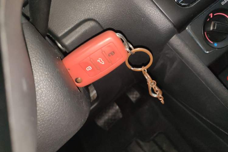 Used Volkswagen Polo 2016 1.6L Automatic Comfort Model
