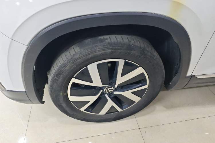 Used Volkswagen Tayron 2023 300TSI Two-Wheel-Drive Luxury Plus Advanced Edition
