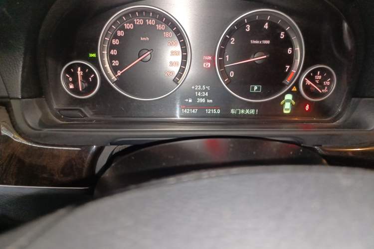 Used BMW 5 Series 2012 523Li Leading Model Odometer Close Up