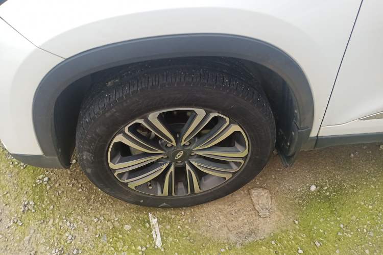 Used Chery Tiggo 8 2018 1.5 TCI Automatic Luxury Model 5 Seats Left Front Wheel Hub