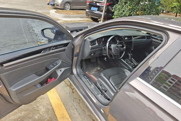 Used Volkswagen Phideon 2018 Revised Version 380TSI Two-Wheel Drive Business Edition