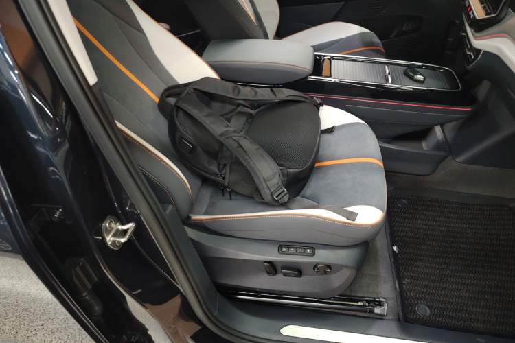 Used Volkswagen ID.6 CROZZ 2022 Long-Range PRO Edition