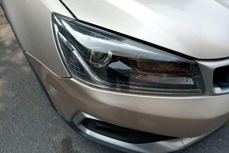 Used Geely Auto Vision S1 2019 Upgraded Model 1.5L CVT Luxury Version Right Front Headlight