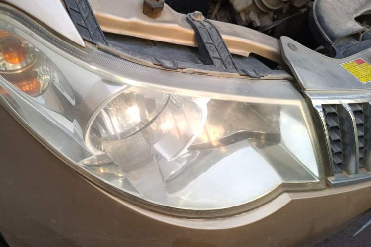 Used Wuling Hongguang 2010 1.4L Luxury Model Right Front Headlight