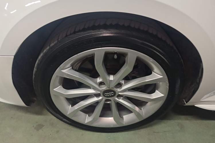Used Audi A4L 2019 40 TFSI Fashion Edition China VI Emission Standard

