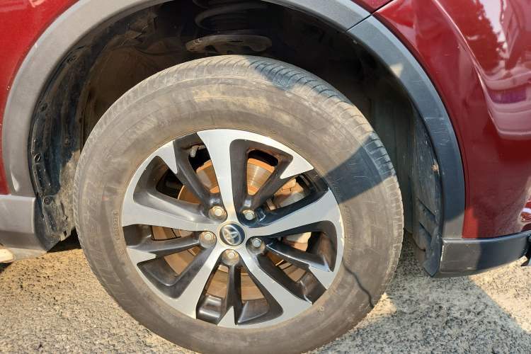 Used Toyota RAV4 2016 2.0L CVT Two-Wheel Drive Fashion Edition China V Standard