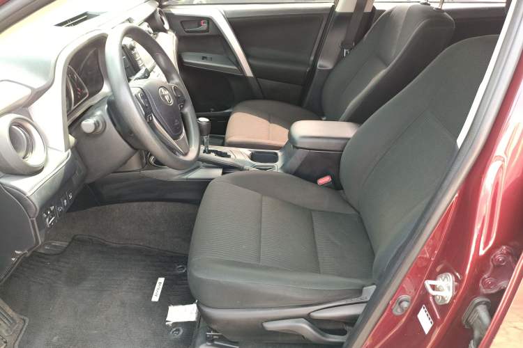 Used Toyota RAV4 2018 2.0L CVT Two-Wheel Drive Fashion X Edition