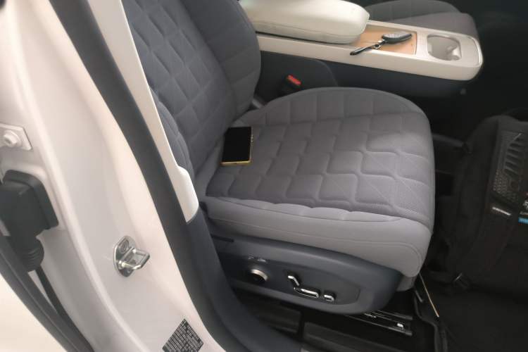 Used EXEED Star Era ET 2024 Range-Extended 200 Pro+ Right Front Seat