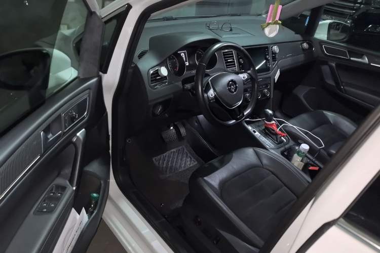 Used Volkswagen Golf Sportsvan 2018 230TSI Automatic Luxury Model
