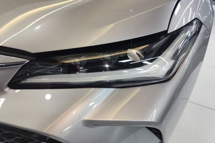 Used Toyota Avalon 2023 2.5L Luxury Edition Left Front Headlight