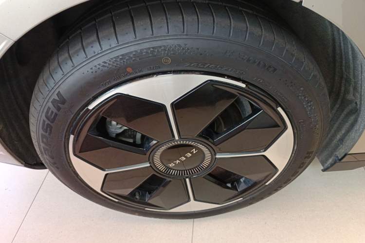 Used Zeekr 007 2024 Rear-Drive Enhanced Version 75 kWh
