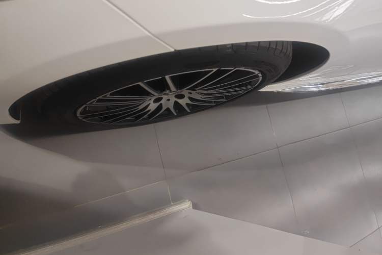 Used Mercedes-Benz C-Class 2025 C 260 L Sport Edition Left Front Wheel Hub