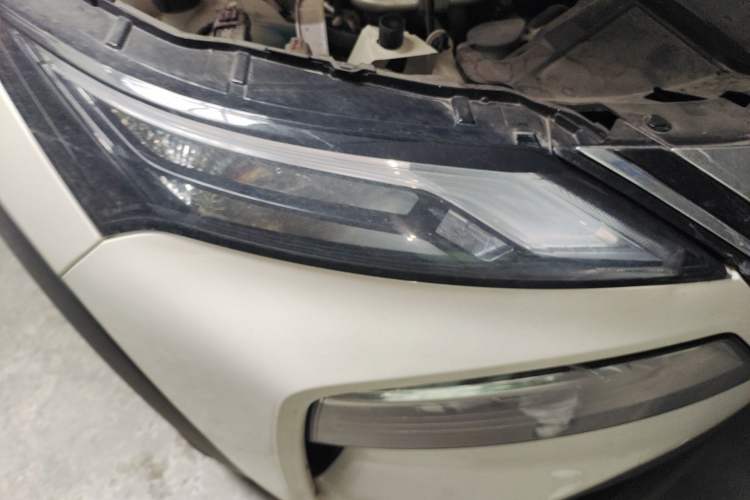 Used Nissan X-Trail 2022 VC-Turbo 300 CVT 2WD Star & Moon Limited Edition Right Front Headlight