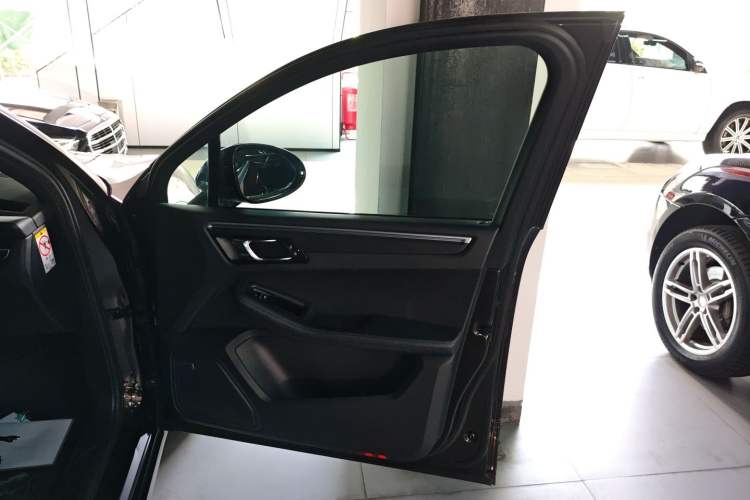 Used Porsche Macan 2018 Macan 2.0T