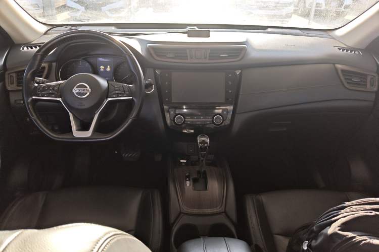 Used Nissan X-Trail 2019 2.0L CVT Comfort Edition 2WD Center Console