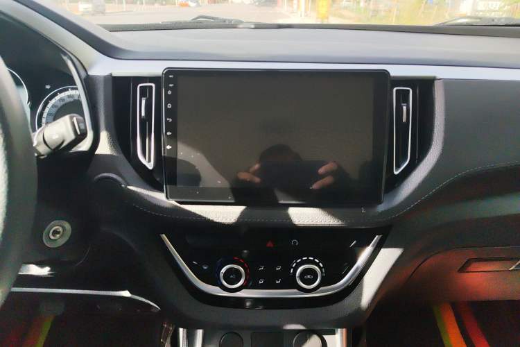 Used Isuzu JLM 2022 2.4T Classic Gasoline Two-Wheel-Drive Comfort Version with Extended Wheelbase – 4K22D4T