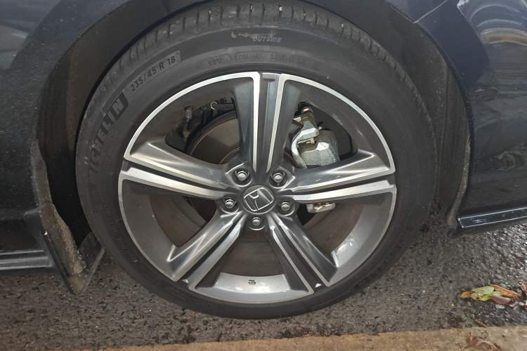 Used Honda Accord 2025 Sport Series 260TURBO Prestige Edition Right Front Wheel Hub