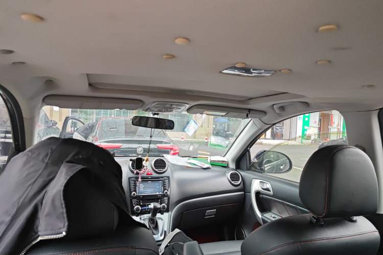 Used Haval H6 2016 Upgraded Model 1.5T Automatic Two-Wheel Drive Elite Version Headliner