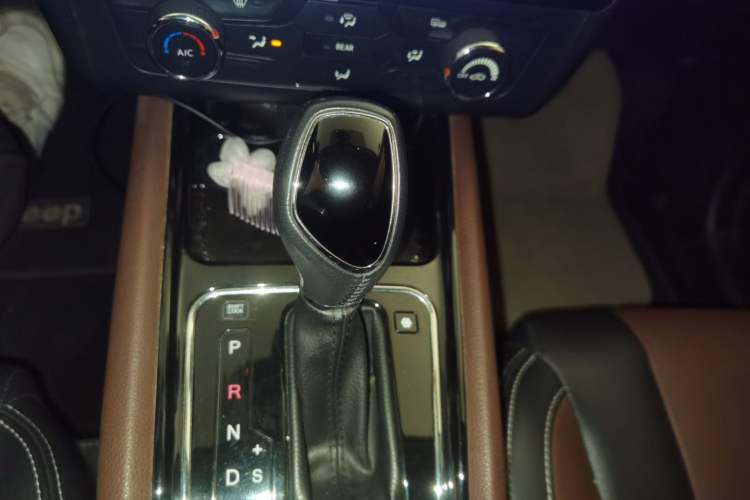 Used Dongfeng Fengon 580 2017 Revised Version 1.5T CVT Luxury Edition