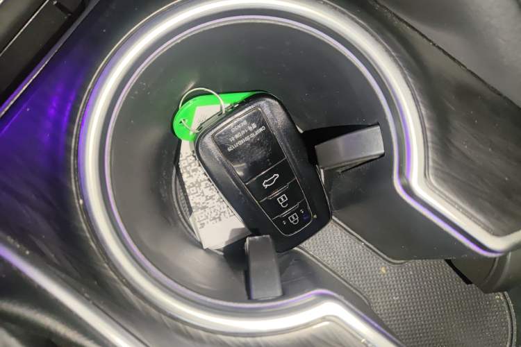 Used Toyota Camry 2023 Dual-Motor 2.5HG Luxury Edition
