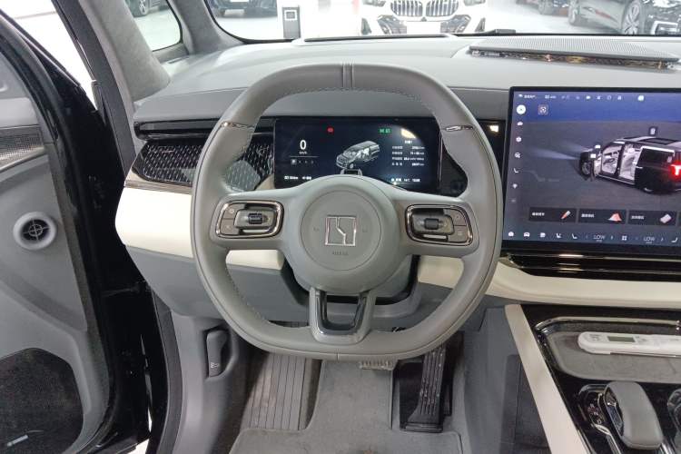 Used Zeekr 009 2024 Six-Seat Executive Version 4WD 108 kWh