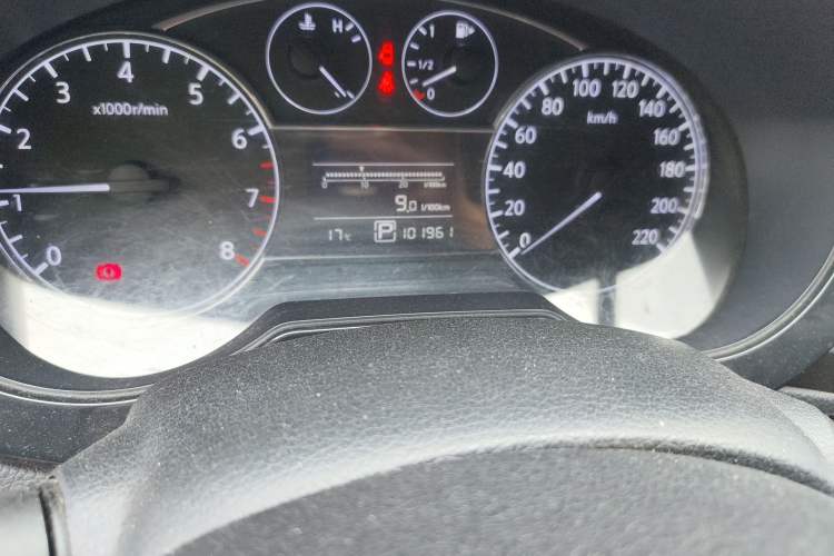 Used Nissan Tiida 2013 1.6L CVT Cool Cafe Edition Odometer Close Up