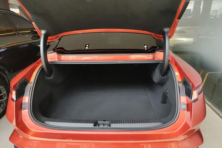 Used Lynk & Co Z10 2025 95 kWh 702 km All-Wheel Drive Intelligent Driving Ultra
