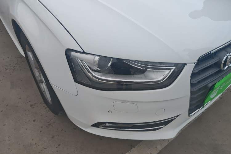 Used Audi A4L 2013 35 TFSI Automatic Standard Model Right Front Headlight