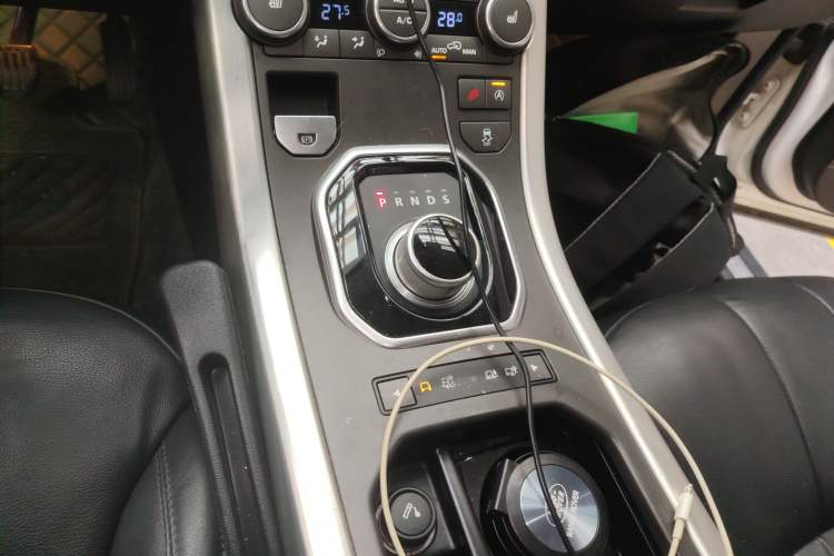 Used Land Rover Range Evoque 2016 2.0T SE Smart Glow Edition Gear Lever