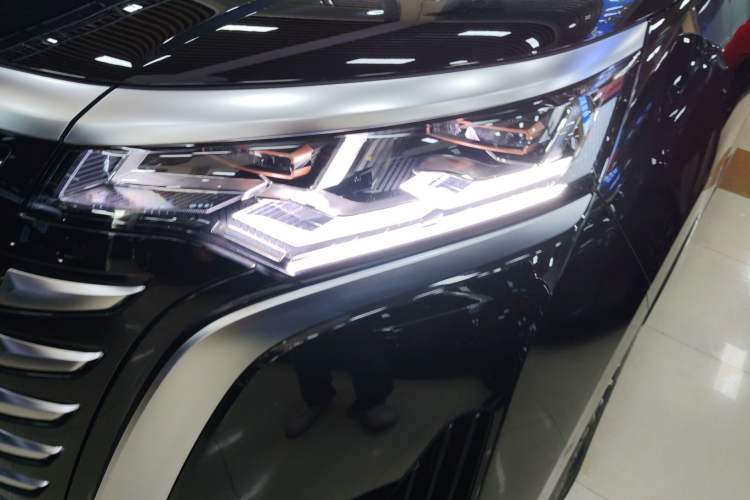 Used Denza D9 2024 DM-i 1050 Luxury Model