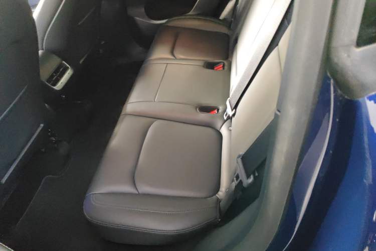 Used Tesla Model Y 2021 Long-Range All-Wheel-Drive Version
