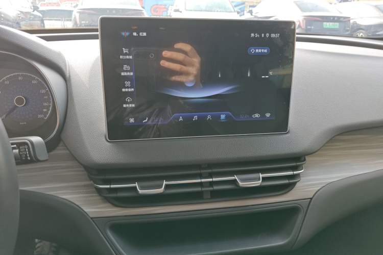 Used Hongqi E-QM5 2023 560km PLUS Audio And AC Panel