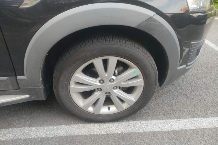 Used Chevrolet Captiva 2015 2.4L 4x4 Flagship Edition 7-Seater
