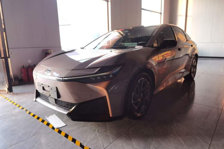 Used Toyota bZ3 2023 616 km Long-Range Premium