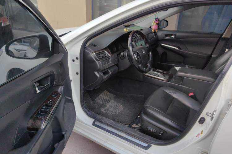 Used Toyota Camry 2015 2.0G Premier Edition Driver Seat