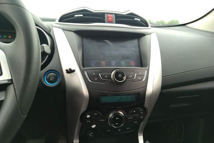 Used BYD Yuan New Energy 2018 EV360 Smart Connect Cool Edition Audio And AC Panel