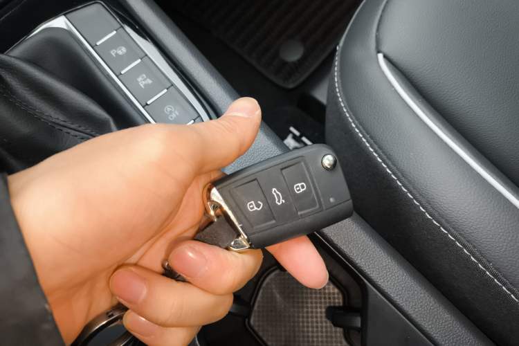 Used Volkswagen Tiguan L 2024 Outstanding Model 330TSI Automatic Two-Wheel Drive R-Line Dragon Glory Edition Interior 1