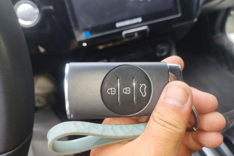 Used Chery Tiggo 3X 2021 Facelifted PLUS 1.5L CVT "Pukua" Red Jujube Edition Type I Vehicle Key